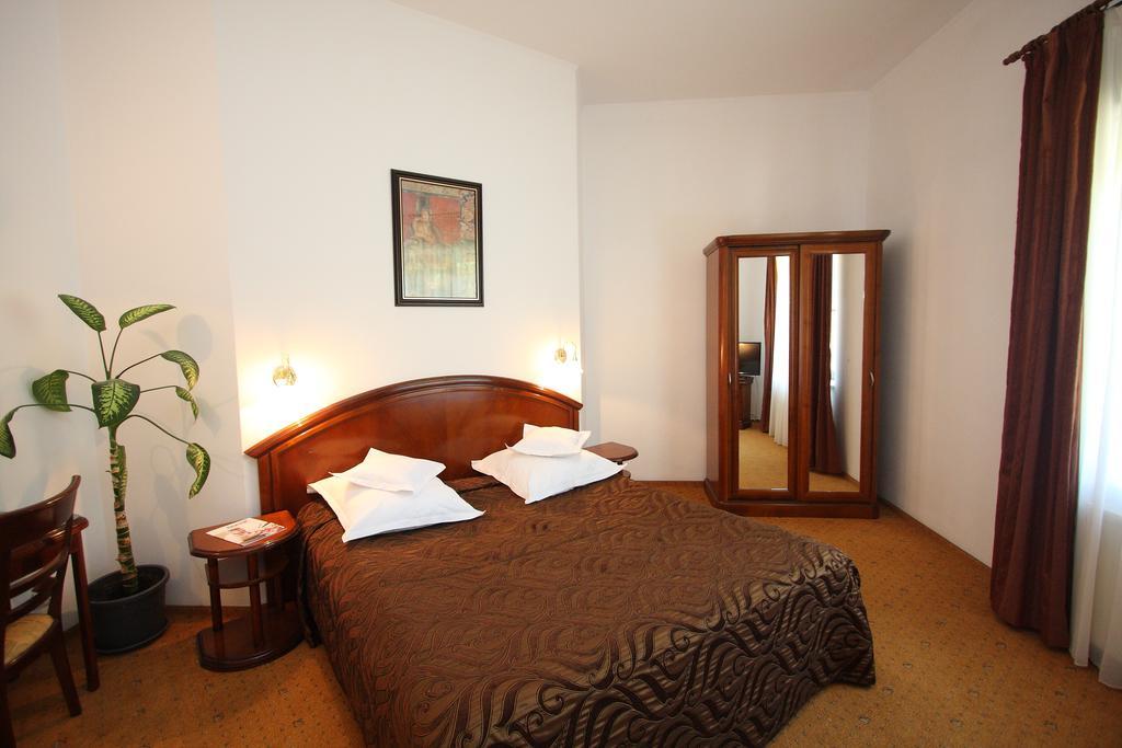 Hotel Ruia Пояна-Брашов Экстерьер фото